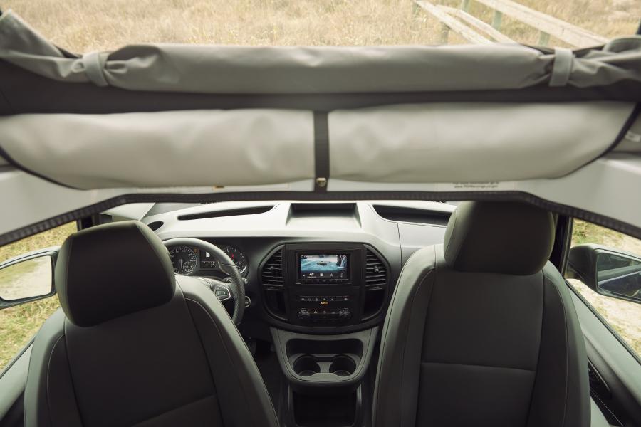 Интерьер Mercedes-Benz Weekender 2020 года  (фото 2 из 38)